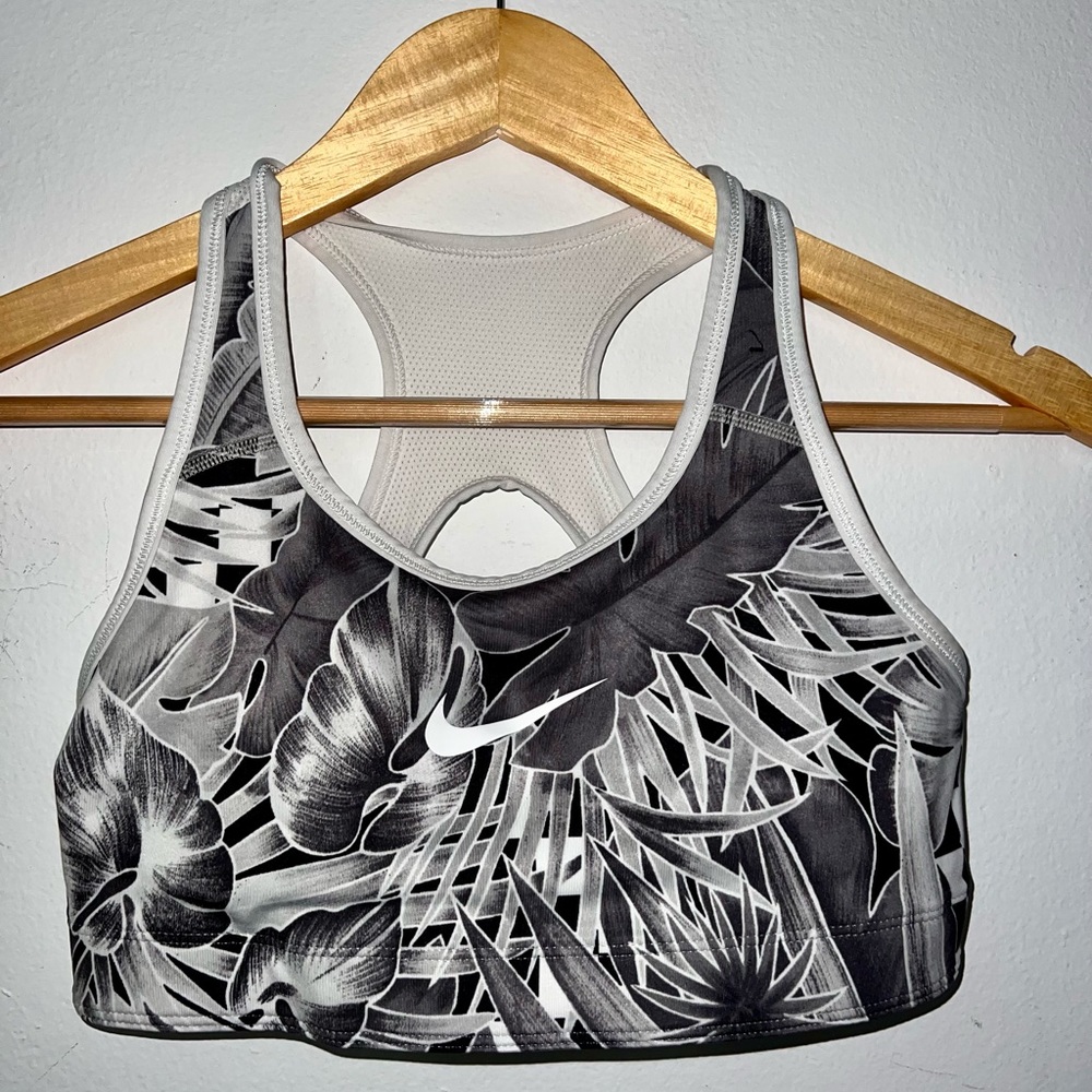 Nike kid’s top